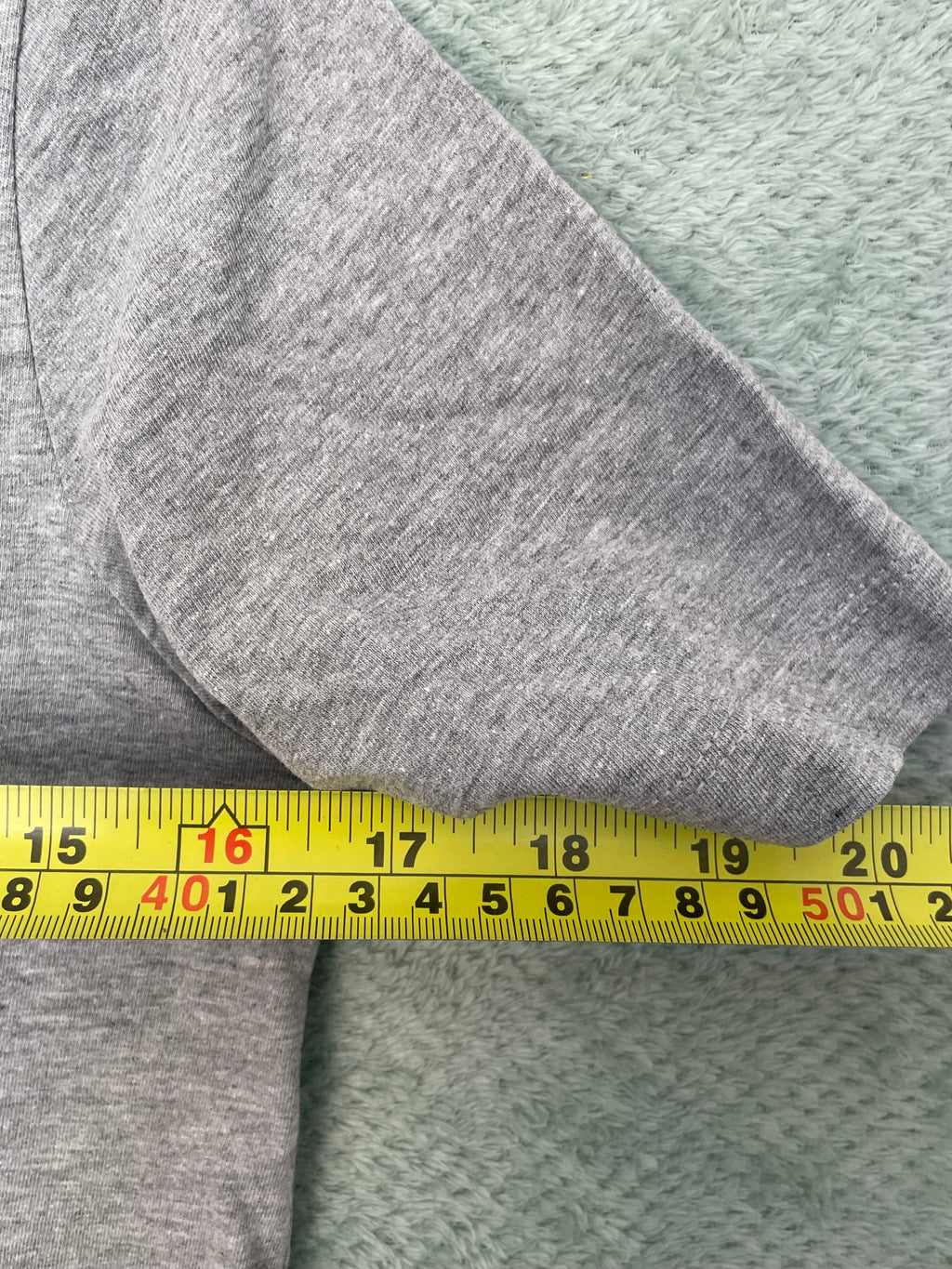 Playera Nike Gris Logo (L niños)