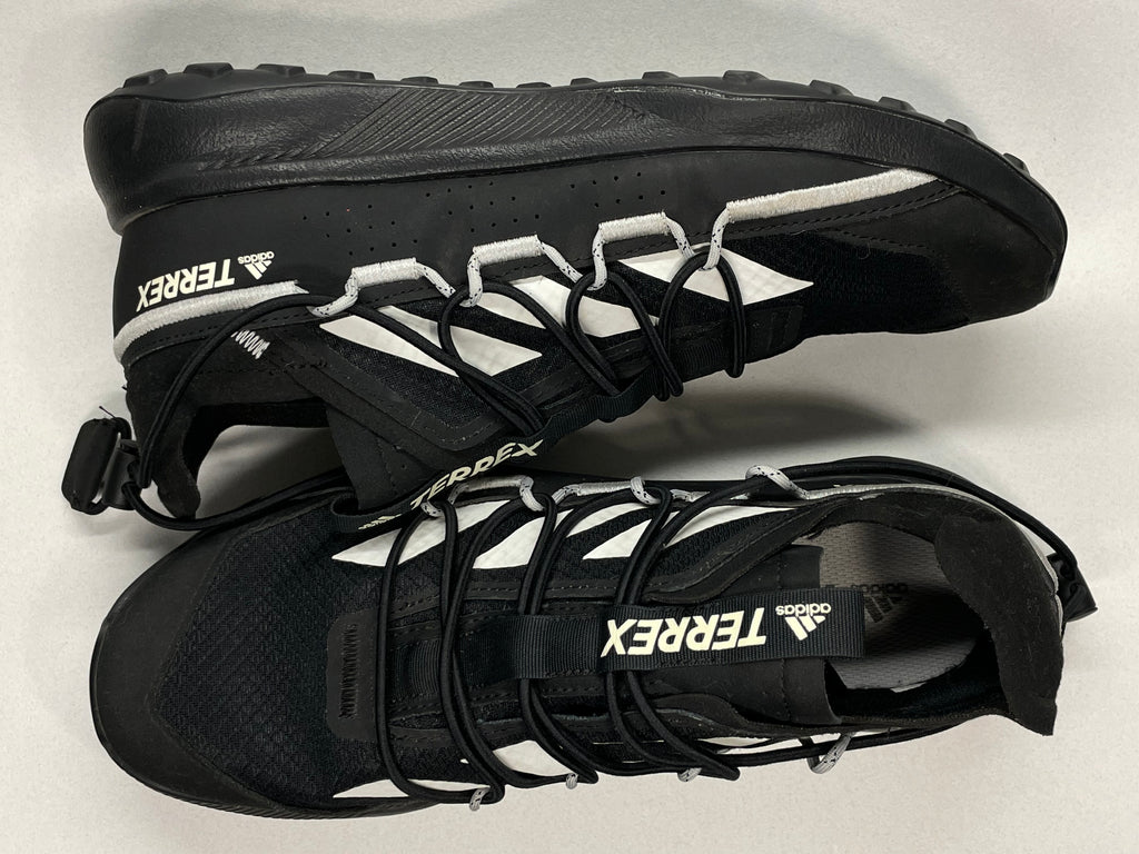 Tenis deportivos Adidas Terrex 28MX
