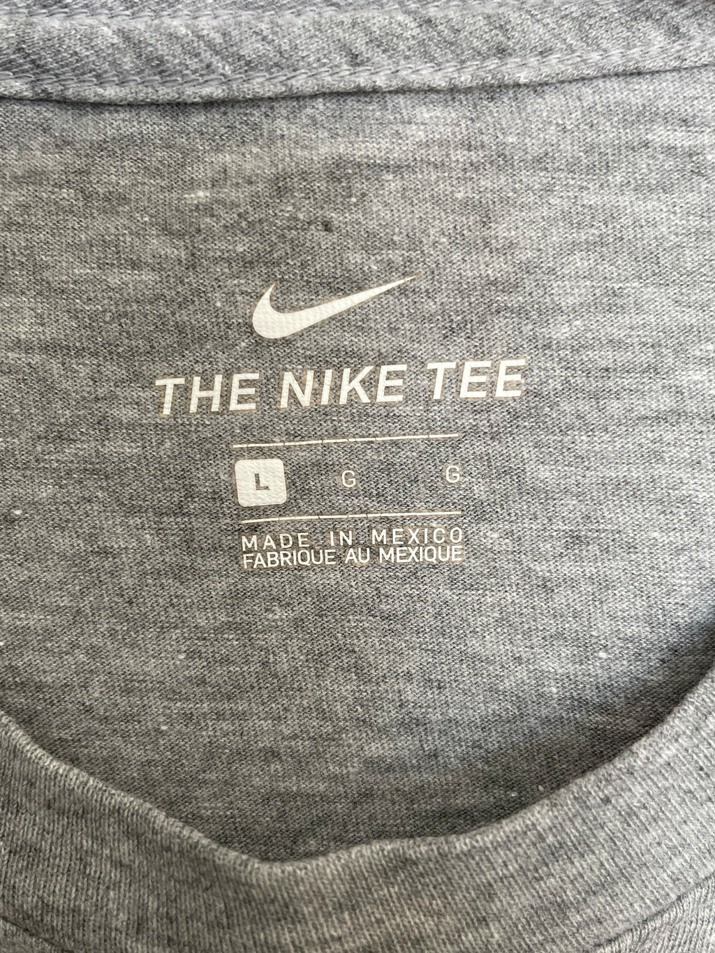 Playera Nike Gris Logo (L niños)