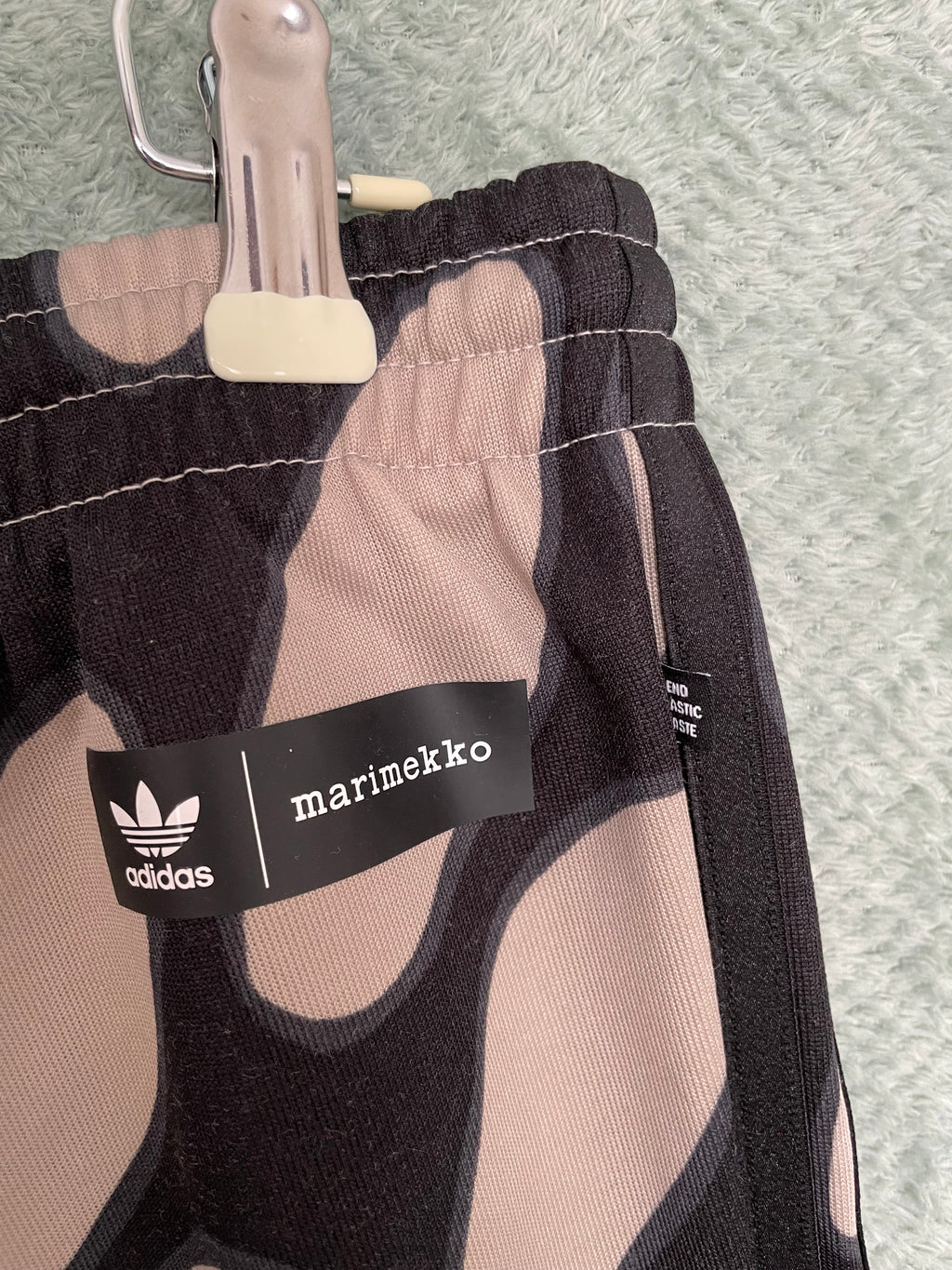 Pantalón deportivo Marimekko Adidas (M)