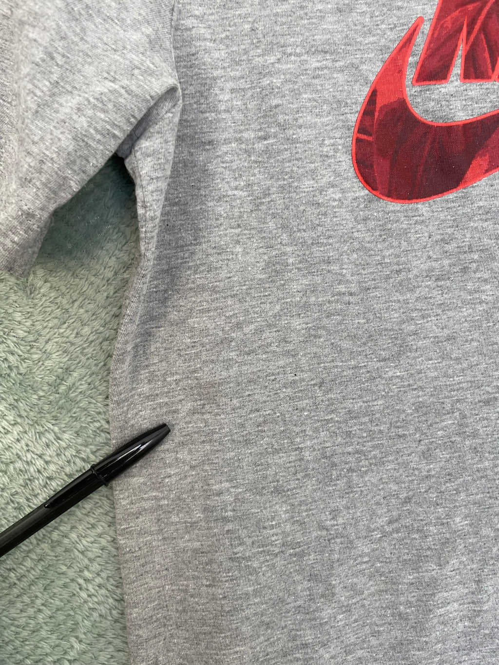 Playera Nike Gris Logo (L niños)